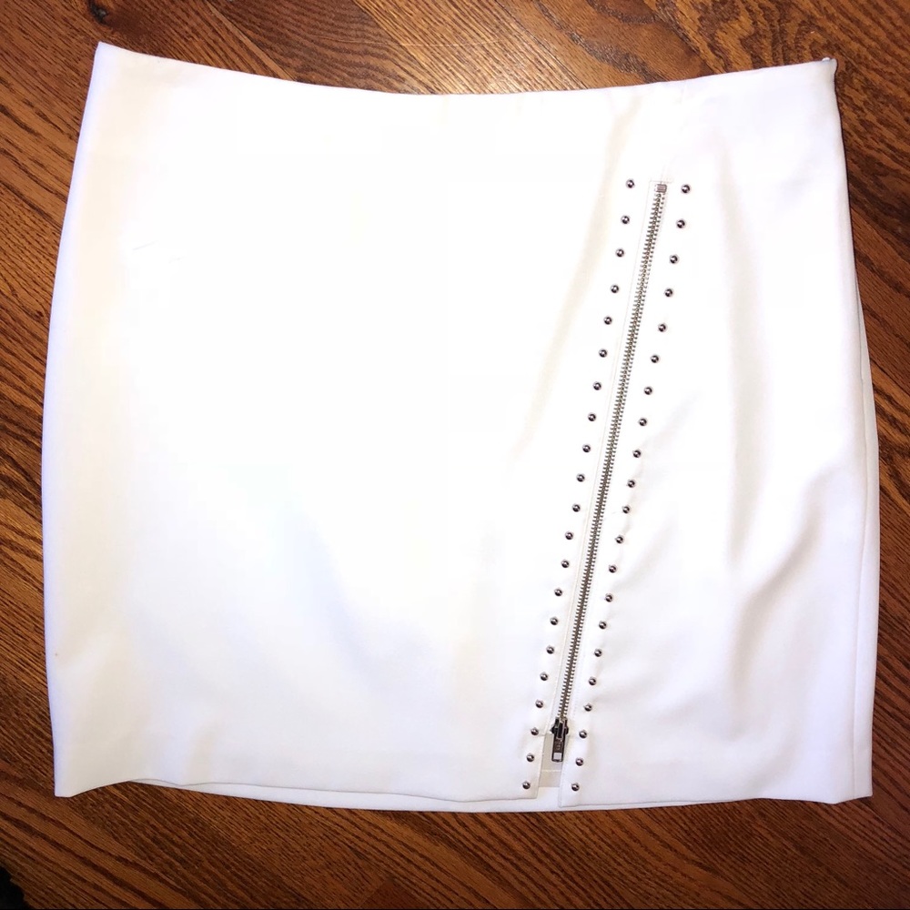 Cache Skirt...White...Size 8 - image 1